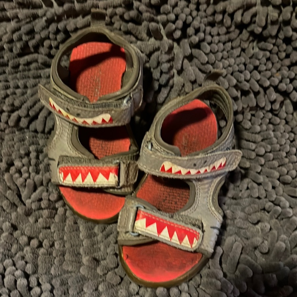 Carter sandals that light up
